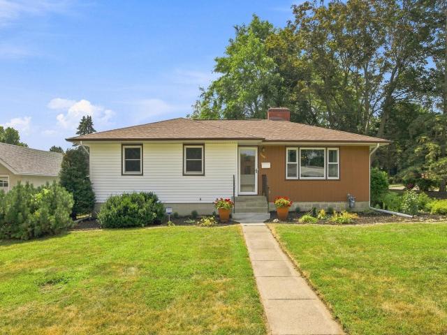 2464 Holloway Avenue E North Saint Paul MN 55109 - MLS# 7111134