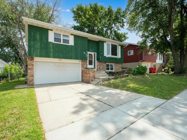 3816 18th Avenue NW Rochester MN 55901 - MLS# 7111216