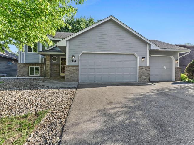 1434 Eastlake Drive Chaska MN 55318 - MLS# 7111238