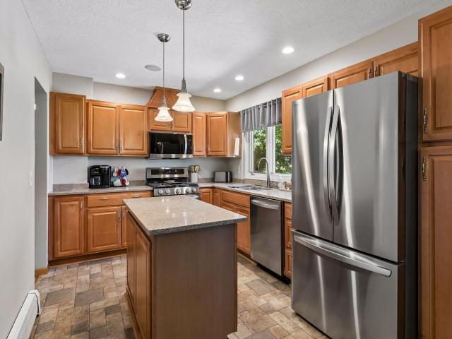 2006 River Hills Drive Burnsville MN 55337 - MLS# 7111322