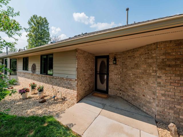 14348 Embassy Way Apple Valley MN 55124 - MLS# 7111561