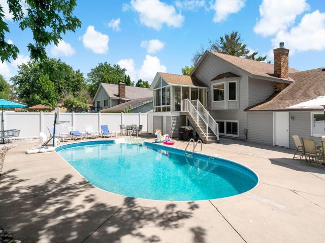 1016 Westview Drive Farmington MN 55024 - MLS# 7112176