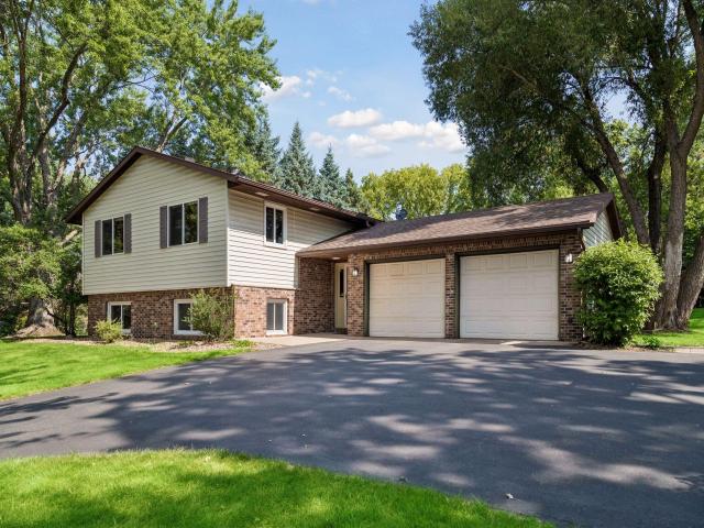 18208 Ginavale Lane Eden Prairie MN 55346 - MLS# 7112281
