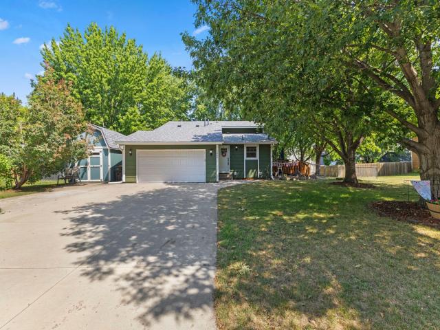 1805 Ruby Circle Shakopee MN 55379 - MLS# 7112304