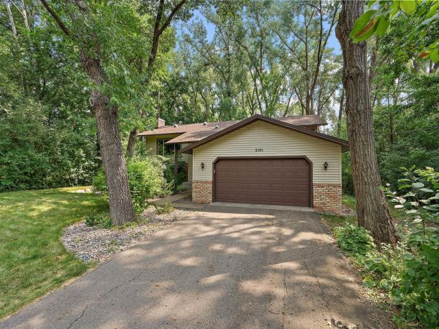 2101 Sheridan Hills Road Minnetonka MN 55391 - MLS# 7112367