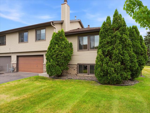 5215 84th Court N Brooklyn Park MN 55443 - MLS# 7112525