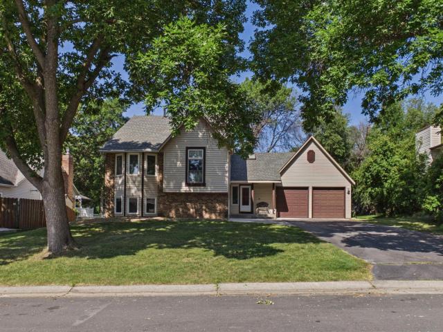 9137 Polaris Lane N Maple Grove MN 55369 - MLS# 7112615