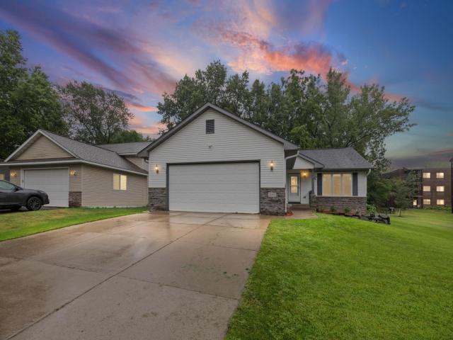 2082 Cowern Place E North Saint Paul MN 55109 - MLS# 7113425