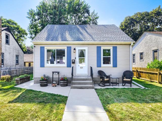 824 6th Avenue S South Saint Paul MN 55075 - MLS# 7113435