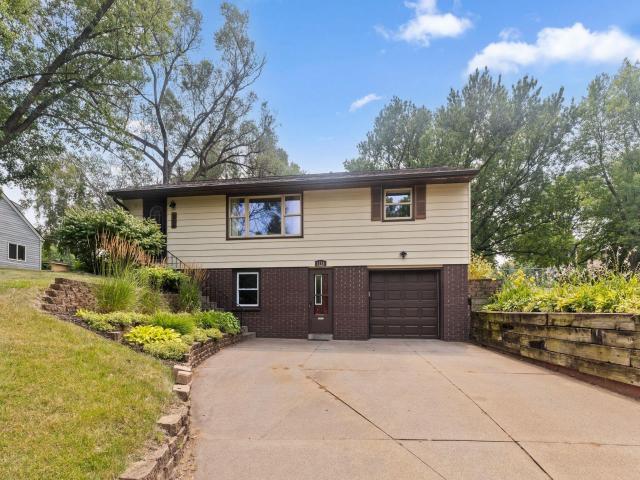 1716 County Road C E Maplewood MN 55109 - MLS# 7113605