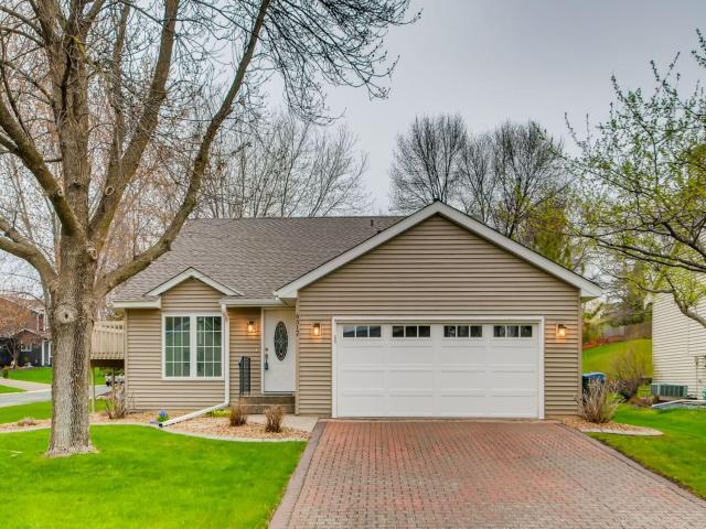 6512 Gray Fox Curve Chanhassen MN 55317 - MLS# 7113612