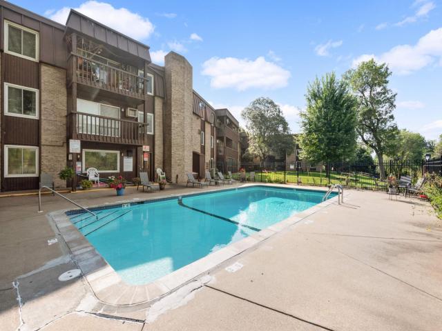 4201 Lakeside Avenue N Unit 113 Minneapolis MN 55429 - MLS# 7113674