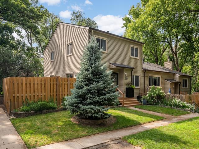 1539 Greenwood Court N Eagan MN 55122 - MLS# 7113882