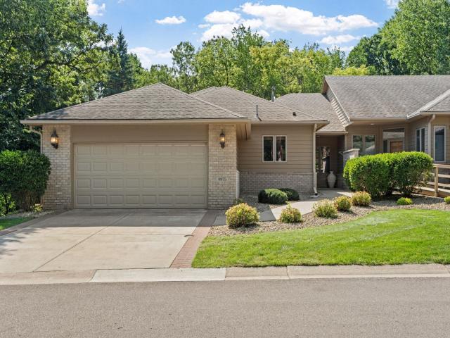 8975 Hunters Way Apple Valley MN 55124 - MLS# 7113905