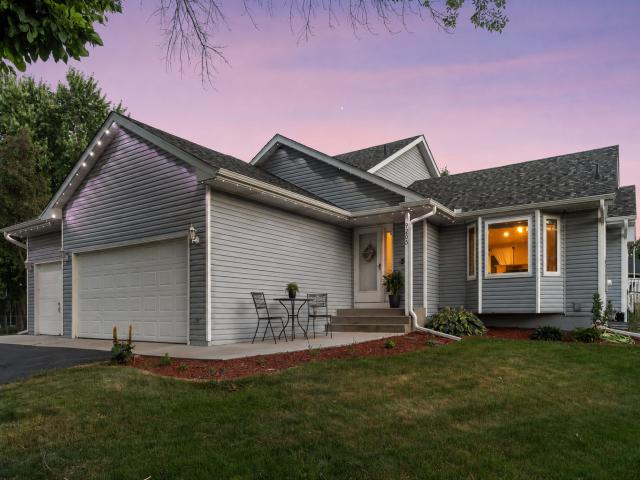 9203 Xenium Lane N Maple Grove MN 55369 - MLS# 7113938