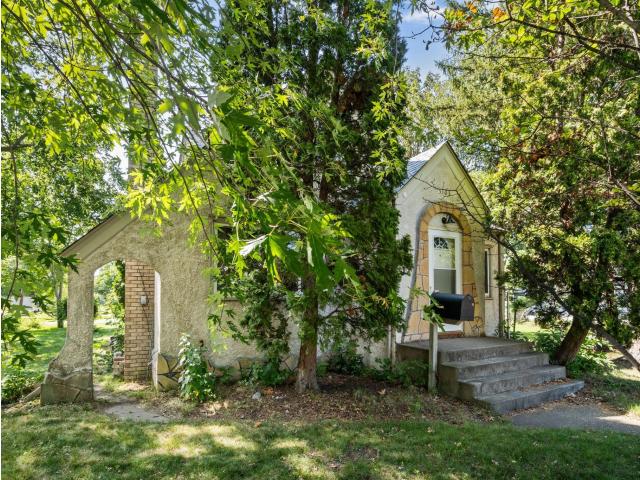 5103 Douglas Drive N Crystal MN 55429 - MLS# 7114459
