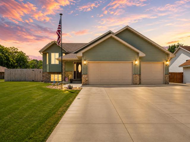 895 Lee Street NE Owatonna MN 55060 - MLS# 7114490