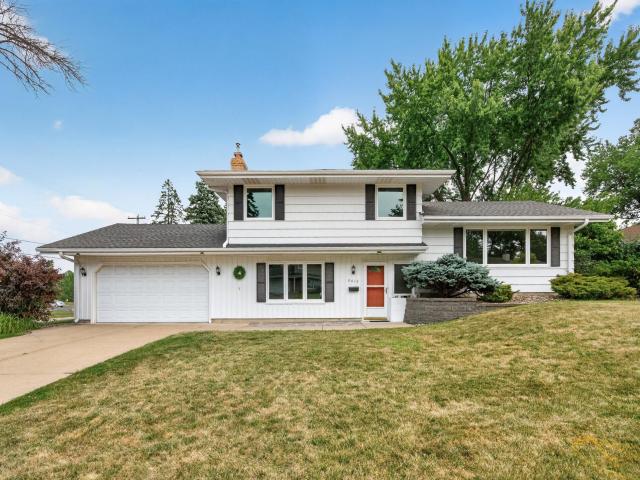 8616 34th Avenue N New Hope MN 55427 - MLS# 7114583