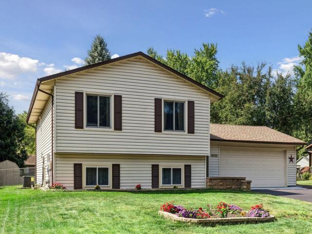 9775 103rd Avenue N Maple Grove MN 55369 - MLS# 7114825