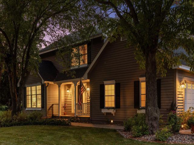 260 Mountain Way Chanhassen MN 55317 - MLS# 7115012