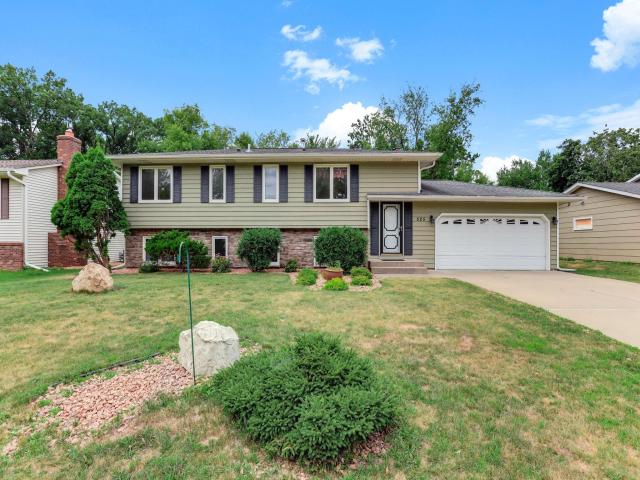 525 Lakewood Drive S Maplewood MN 55119 - MLS# 7115141