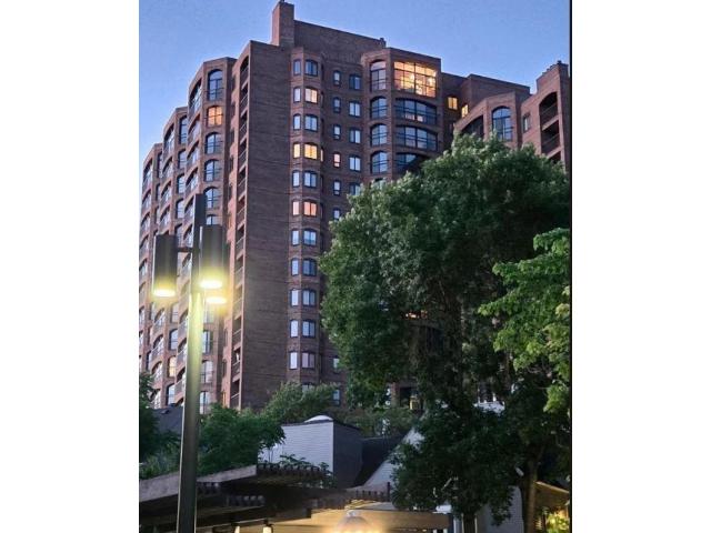 1235 Yale Place Unit 1701 Minneapolis MN 55403 - MLS# 7116062