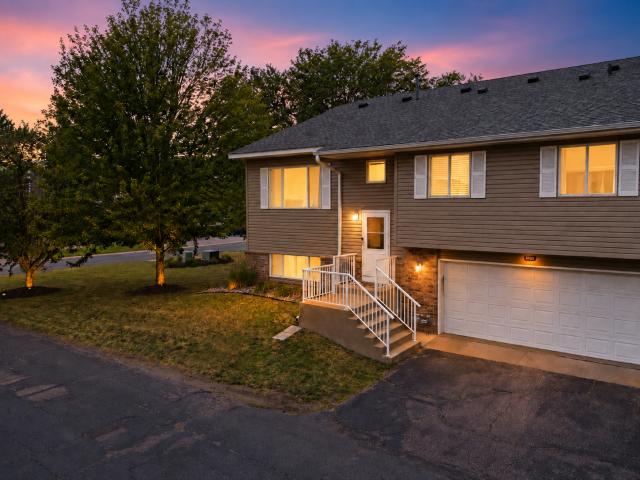 7610 157th Street W Unit B Apple Valley MN 55124 - MLS# 7116195