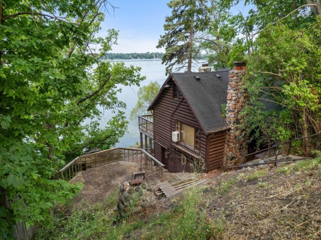 3015 E Medicine Lake Boulevard Plymouth MN 55441 - MLS# 7116518