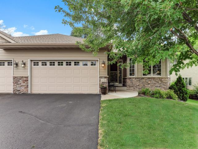 1976 Castle Court E Maplewood MN 55109 - MLS# 7116533