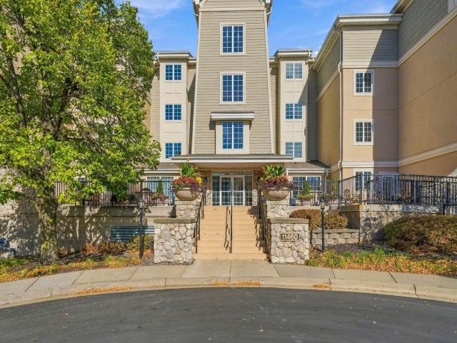11460 Fairfield Road W Unit 303 Minnetonka MN 55305 - MLS# 7116678