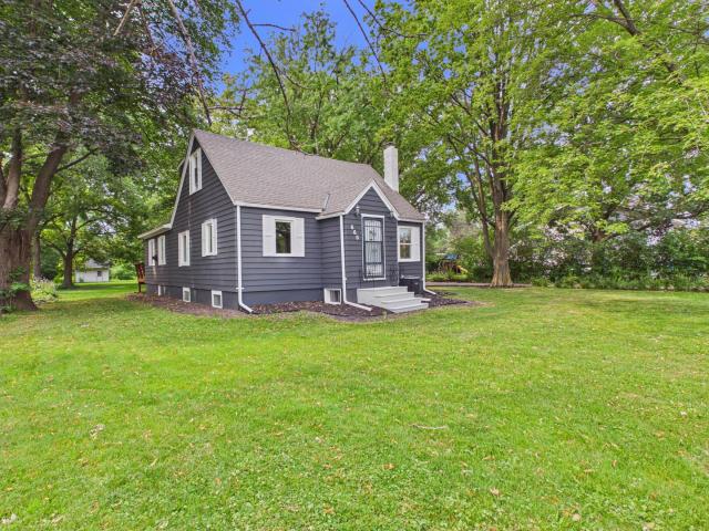 660 County Road D E Saint Paul MN 55117 - MLS# 7116789