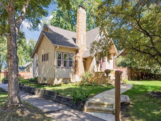 705 Wheelock Parkway W Saint Paul MN 55117 - MLS# 7116862