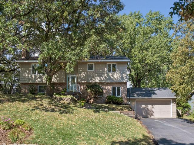 16015 Oak Shore Drive Lakeville MN 55044 - MLS# 7116865