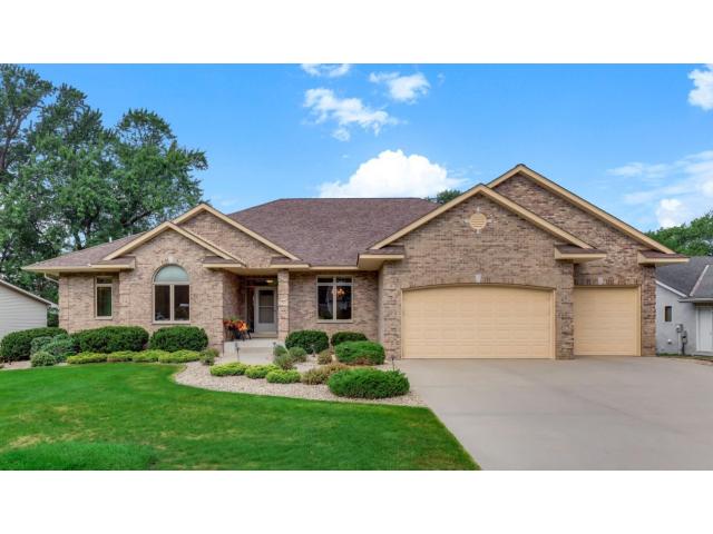 3205 Woodbridge Street Shoreview MN 55126 - MLS# 7116875