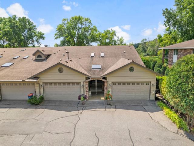 1297 Black Oaks Court N Plymouth MN 55447 - MLS# 7117575