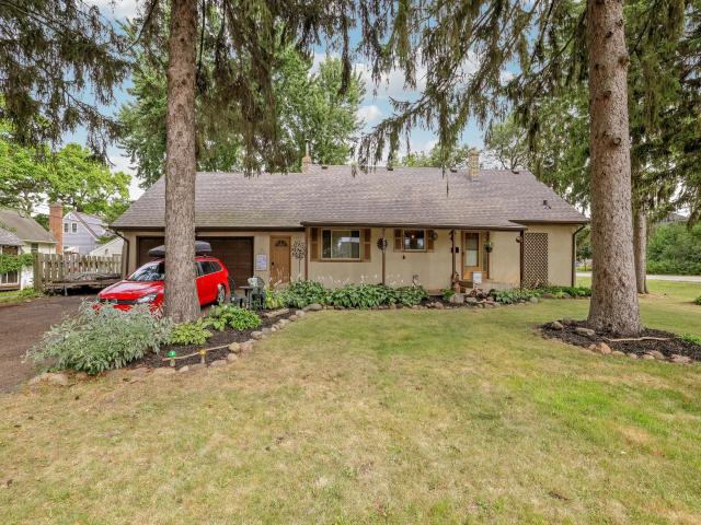 2735 18th Avenue E North Saint Paul MN 55109 - MLS# 7117702