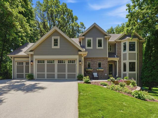 1021 Wildwood Way Chaska MN 55318 - MLS# 7117938
