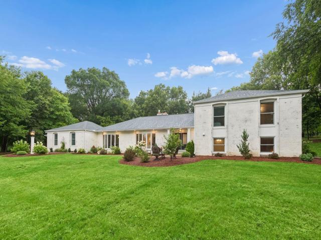 3945 Hillcrest Way Wayzata MN 55391 - MLS# 7117987