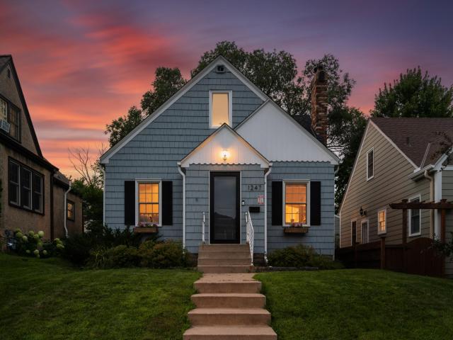 1247 Berkeley Avenue Saint Paul MN 55105 - MLS# 7118078