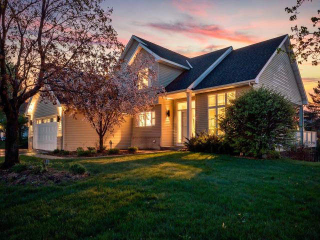 1672 Windsor Drive S Shakopee MN 55379 - MLS# 7118282
