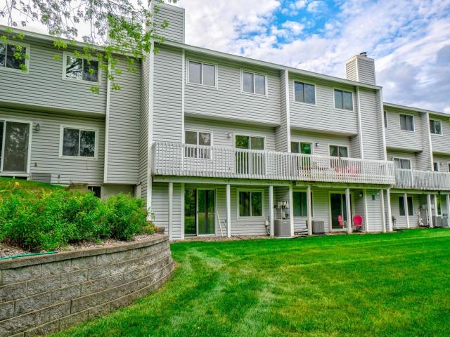 2174 Tower Court Woodbury MN 55125 - MLS# 7118383