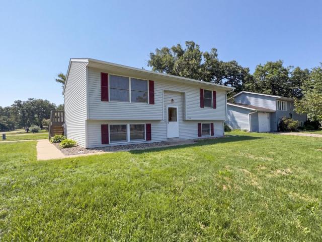 1720 24th Avenue SE Rochester MN 55904 - MLS# 7118436