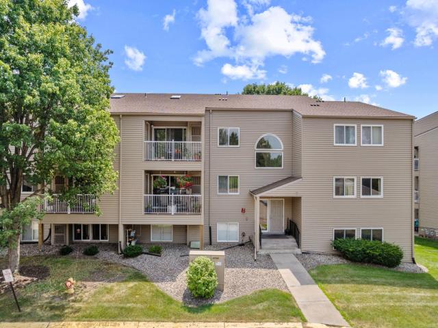 1225 Ferndale Street N Unit B18 Maplewood MN 55119 - MLS# 7118532