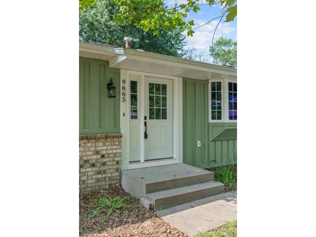 9665 106th Avenue N Maple Grove MN 55369 - MLS# 7118575