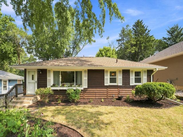 2481 19th Avenue E North Saint Paul MN 55109 - MLS# 7118735