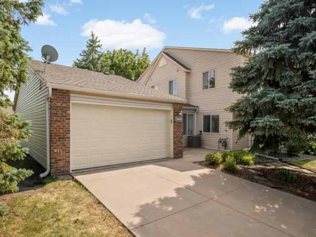 15822 Griffon Path Apple Valley MN 55124 - MLS# 7118880