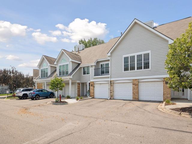 6040 Chasewood Parkway Unit 2 Minnetonka MN 55343 - MLS# 7118939
