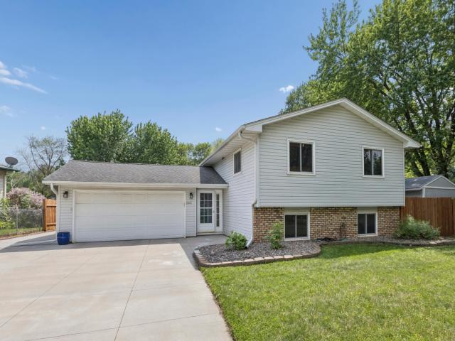 11481 99th Place N Maple Grove MN 55369 - MLS# 7119353