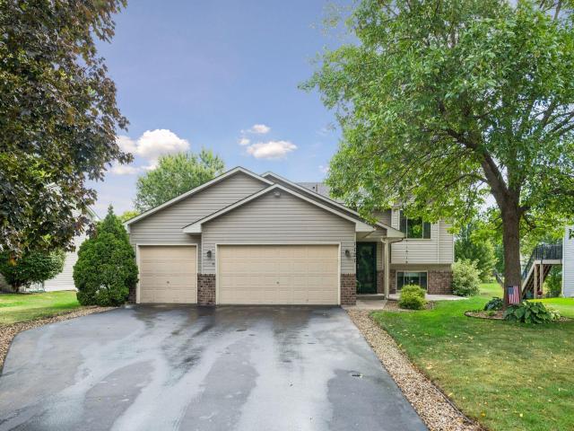 1121 Scott Street S Shakopee MN 55379 - MLS# 7119361