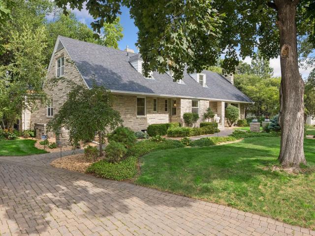 4808 Woodhill Way Edina MN 55424 - MLS# 7119540